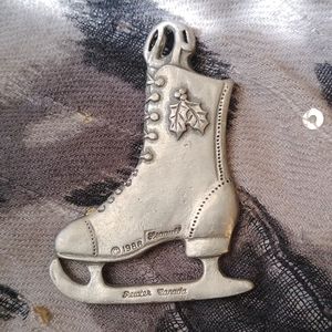 1986 vintage ice skate Pendant